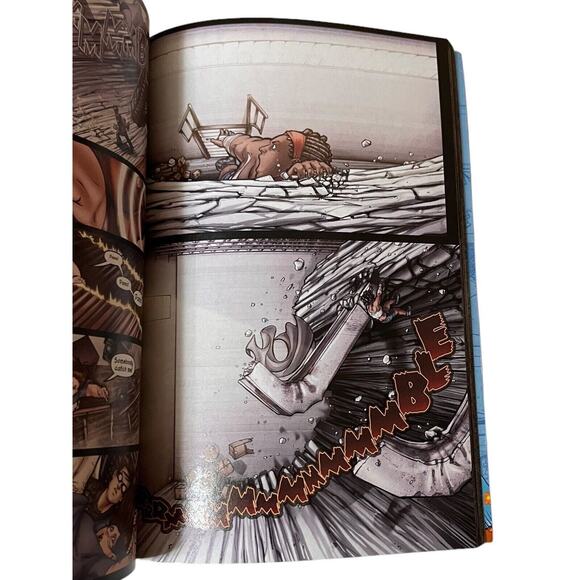 The Uniques Season 1 Omnibus Signed Numbered Webcomic Graphic Novel Comfort Love - Picture 12 of 13